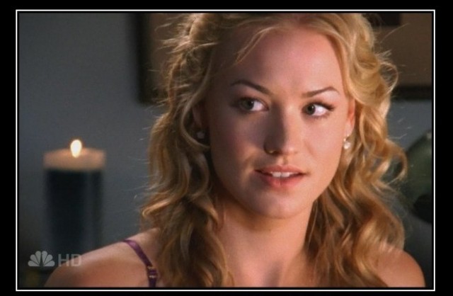 Yvonne Strahovski Fotoğrafı