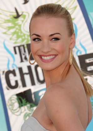 Yvonne Strahovski Fotoğrafı