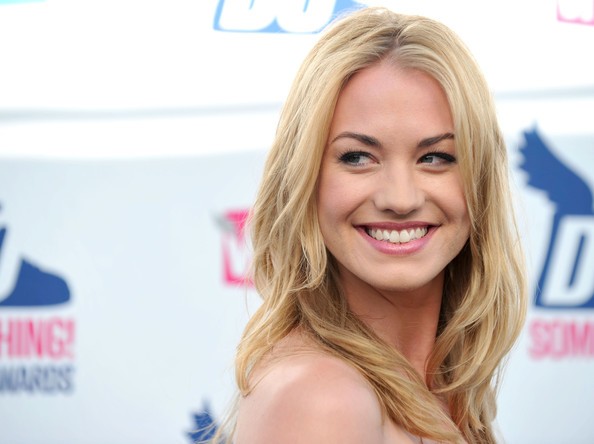 Yvonne Strahovski Fotoğrafı
