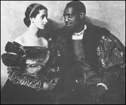 Peggy Ashcroft fotoğrafı