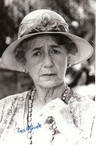 Peggy Ashcroft fotoğrafı