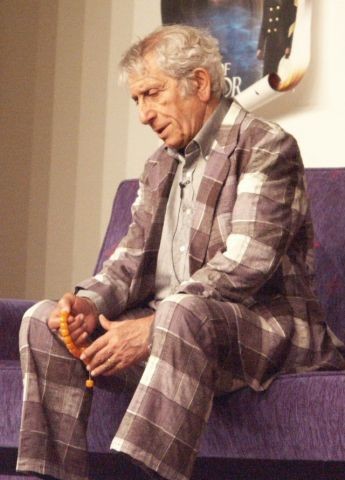 Nejat Uygur fotoğrafı