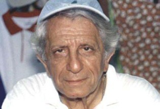 Nejat Uygur fotoğrafı