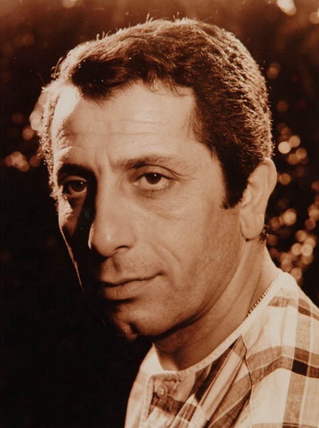 Nejat Uygur fotoğrafı