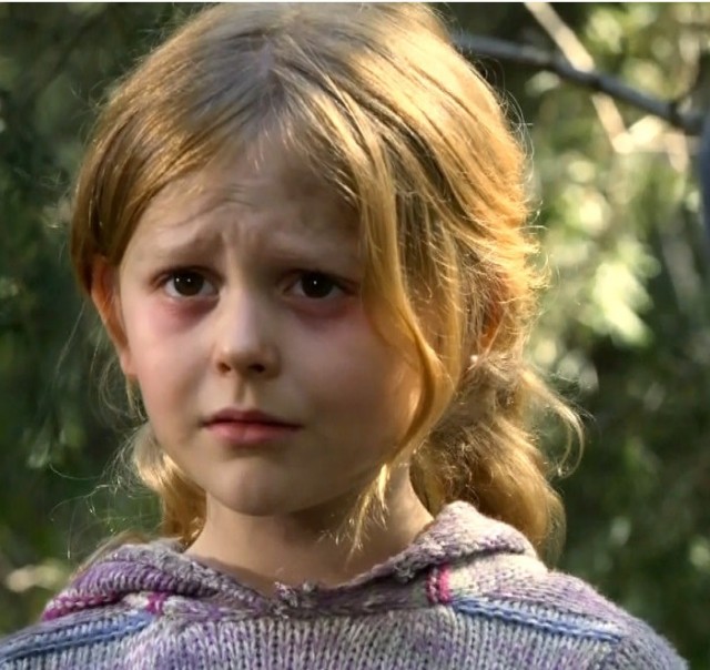 Emily Alyn Lind Fotoğrafı