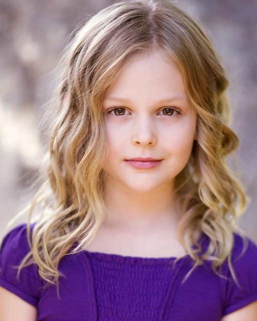 Emily Alyn Lind fotoğrafı