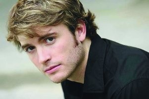 James Snyder fotoğrafı