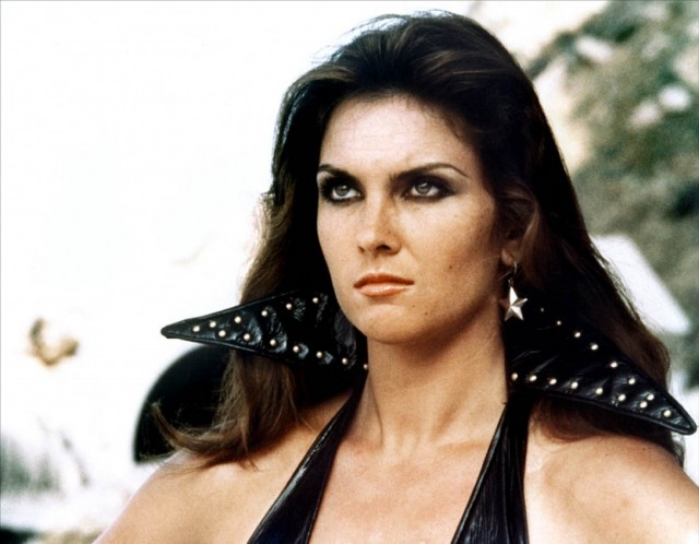 Caroline Munro fotoğrafı