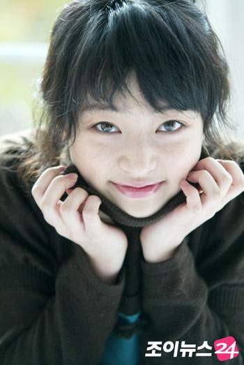 Song Ha-yoon Fotoğrafı