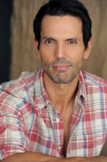 James Costas Fotoğrafı