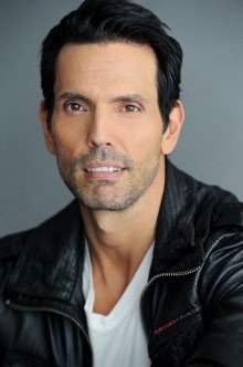 James Costas fotoğrafı