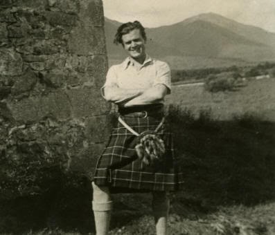 Esmond Knight fotoğrafı