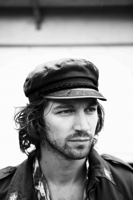 Michiel Huisman Fotoğrafı