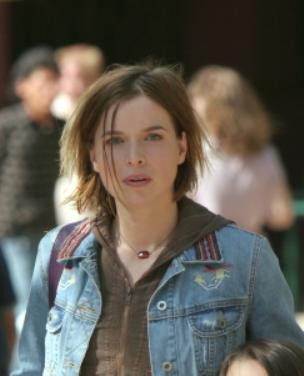 Thekla Reuten fotoğrafı