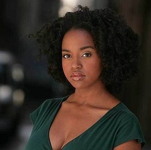Jerrika Hinton fotoğrafı