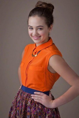 Mary Mouser fotoğrafı
