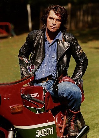 Oliver Tobias fotoğrafı