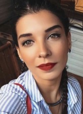 Bihter Delüv fotoğrafı