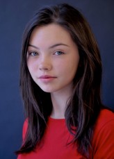 Lauryn Canny fotoğrafı