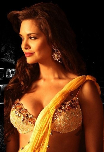 Esha Gupta Fotoğrafı