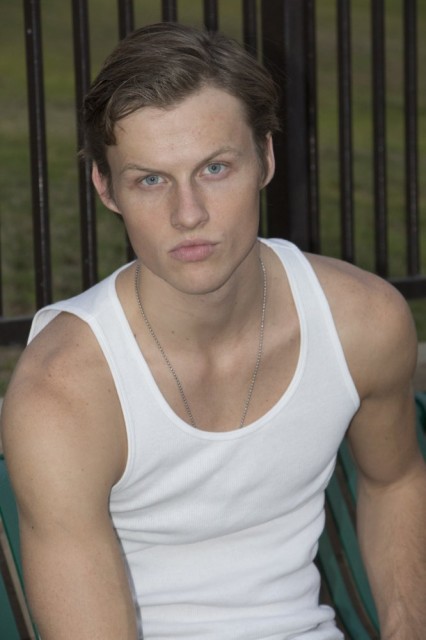 Connor Weil Fotoğrafı