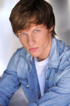 Connor Weil Fotoğrafı