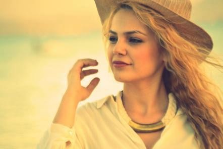 Yağmur Tanrısevsin Fotoğrafı