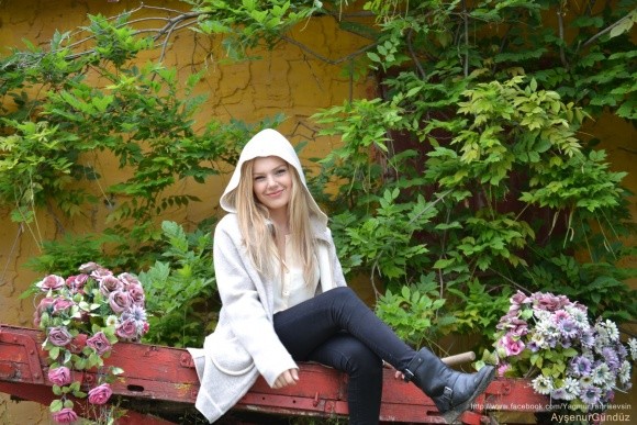 Yağmur Tanrısevsin Fotoğrafı