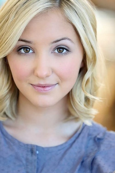 Audrey Whitby fotoğrafı