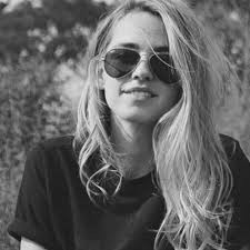 Katelyn Tarver Fotoğrafı