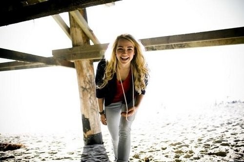 Katelyn Tarver Fotoğrafı