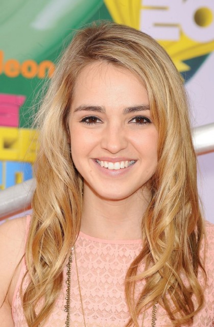 Katelyn Tarver Fotoğrafı