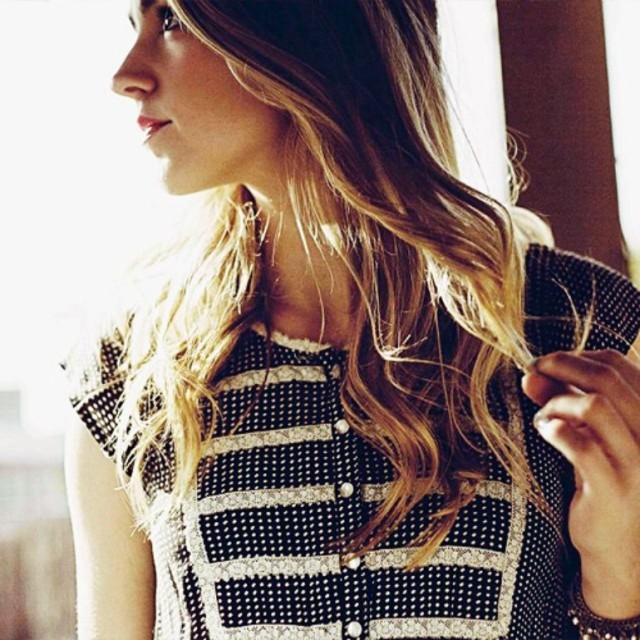 Katelyn Tarver Fotoğrafı