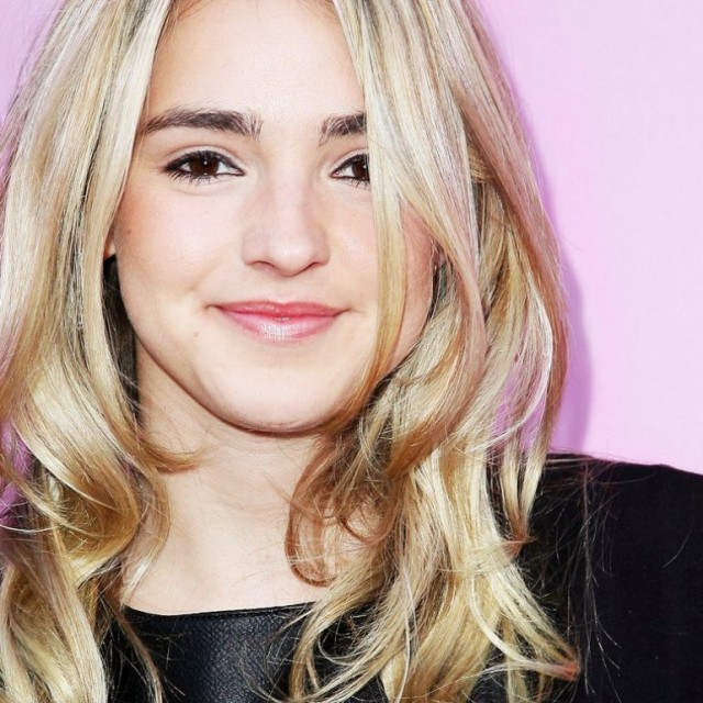 Katelyn Tarver Fotoğrafı