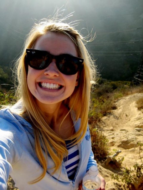 Katelyn Tarver Fotoğrafı