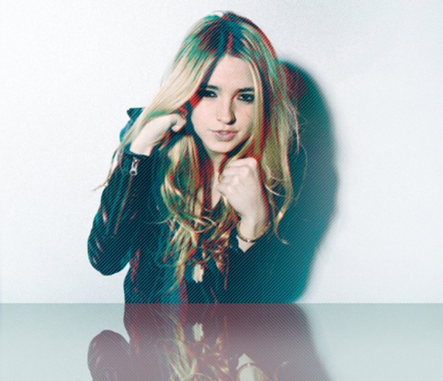 Katelyn Tarver Fotoğrafı