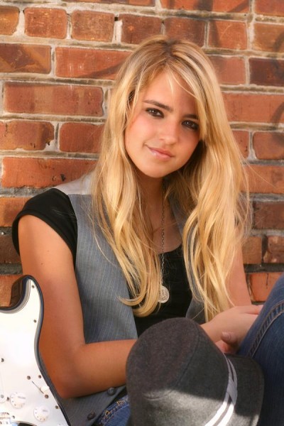 Katelyn Tarver Fotoğrafı