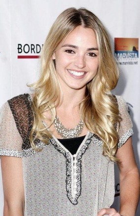 Katelyn Tarver Fotoğrafı