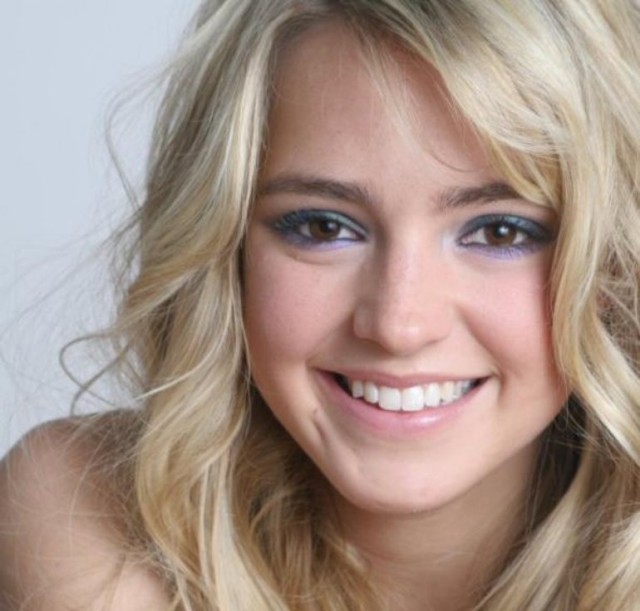 Katelyn Tarver Fotoğrafı