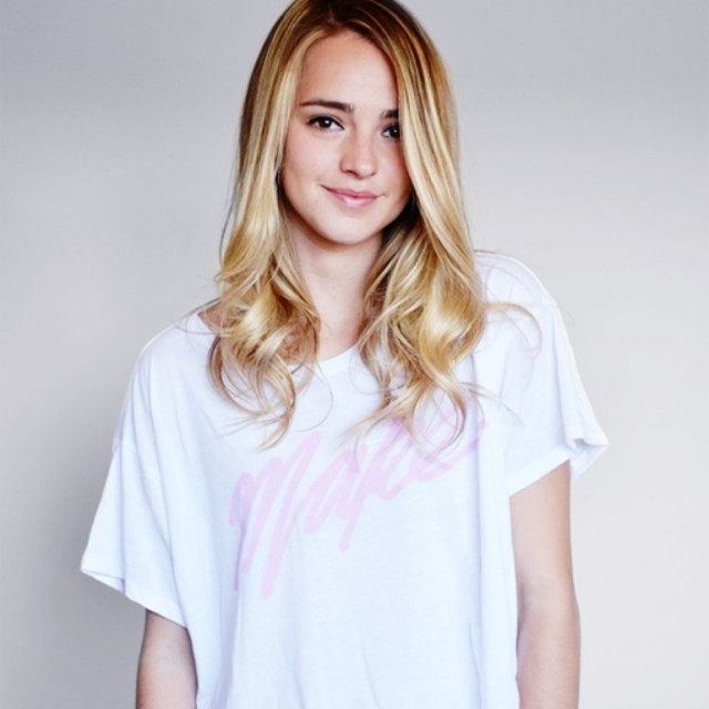 Katelyn Tarver Fotoğrafı