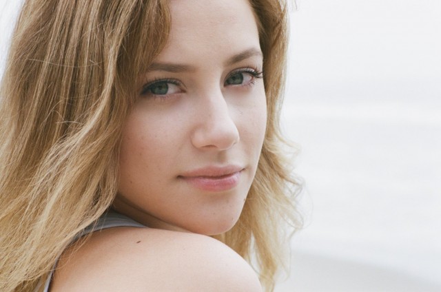 Lili Reinhart Fotoğrafı