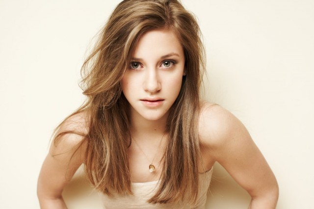 Lili Reinhart fotoğrafı