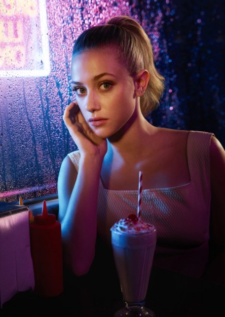 Lili Reinhart fotoğrafı