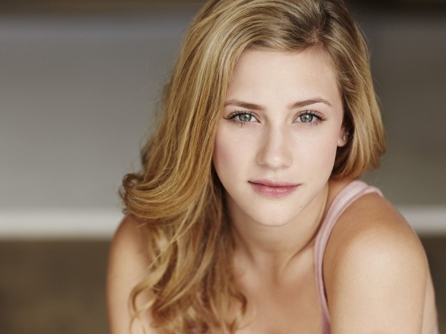 Lili Reinhart Fotoğrafı