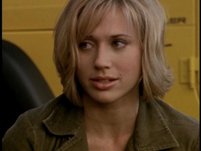 Kristen Miller fotoğrafı