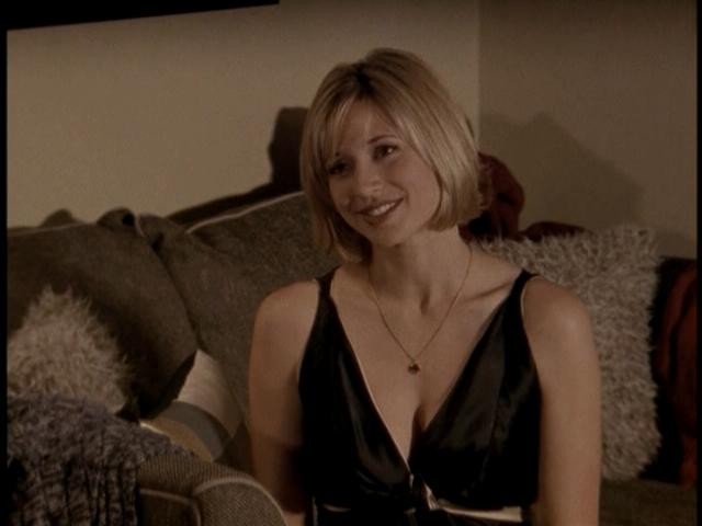 Kristen Miller fotoğrafı