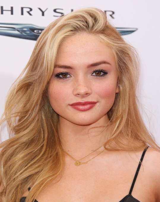 Natalie Alyn Lind Fotoğrafı