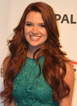 Katie Stevens Fotoğrafı