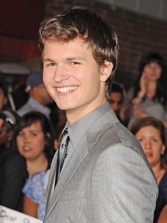 Ansel Elgort Fotoğrafı