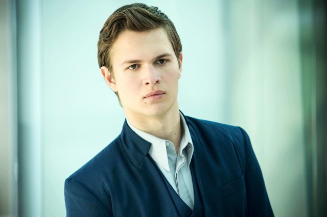 Ansel Elgort fotoğrafı